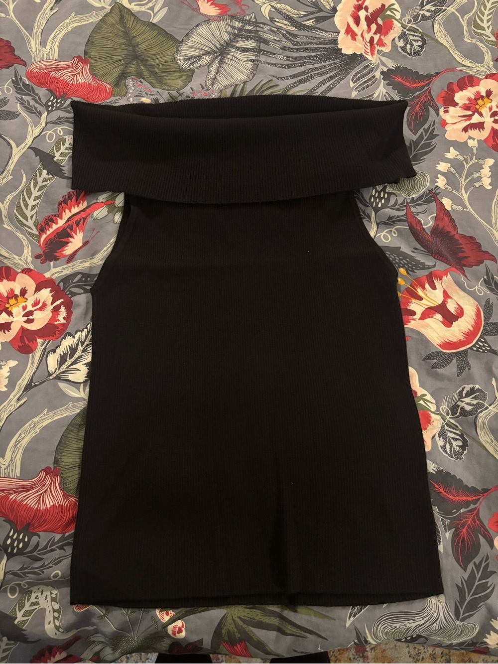 Off-Shoulder Black Ribbed Tank Top